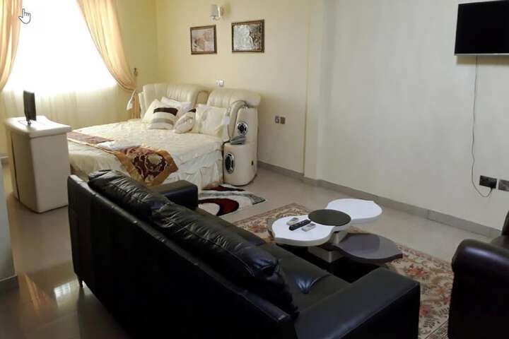 Room 4 of 37