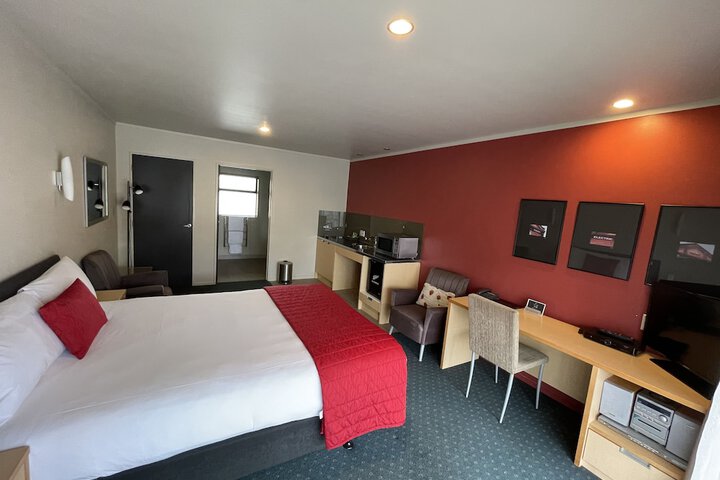Room 8 of 66