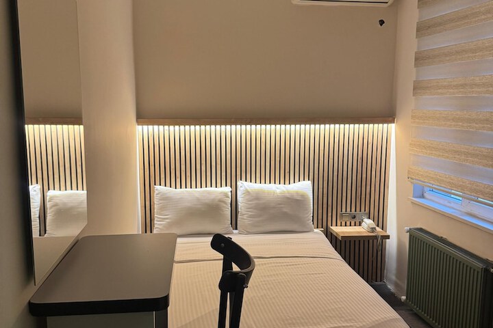 Room 25 of 69