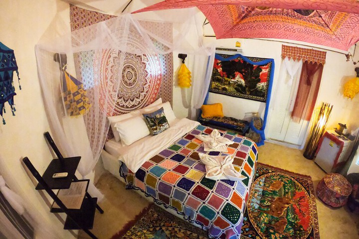 Room 7 of 239