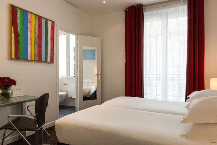 Room 30 of 59