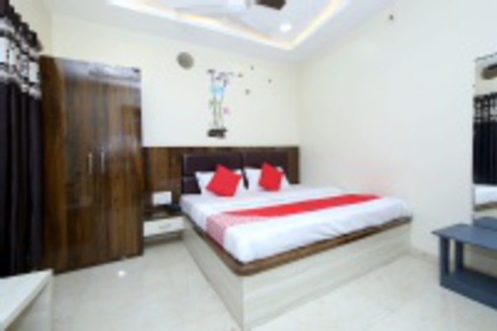 Room 389 of 407