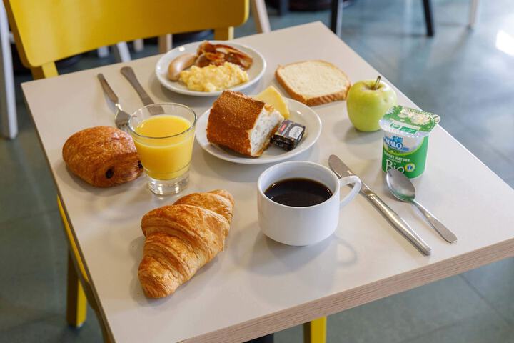 Breakfast buffet