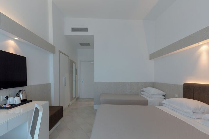 Room 50 of 175