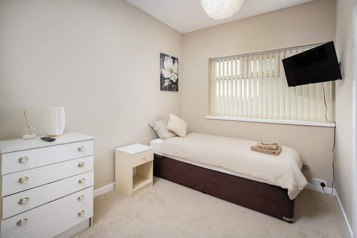 Room 32 of 59