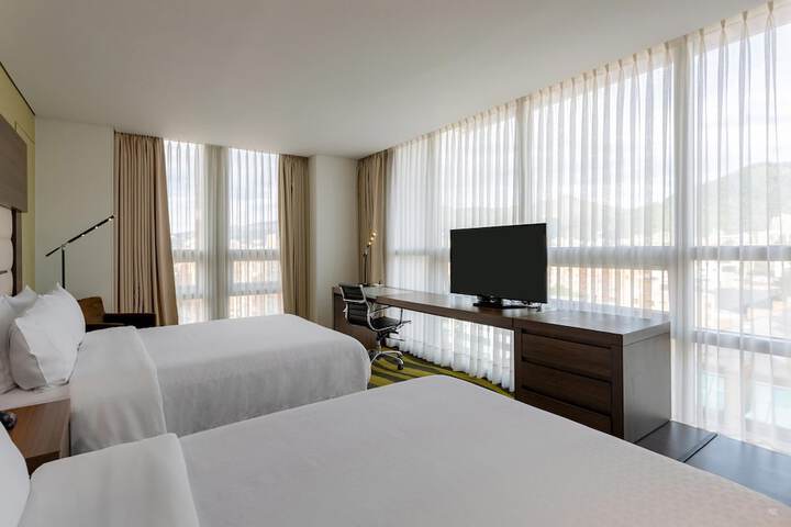 Room 10 of 55