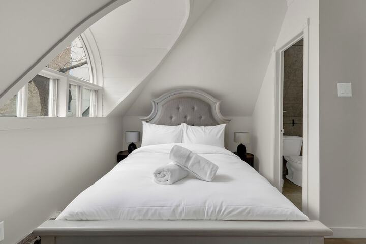 Room 53 of 174