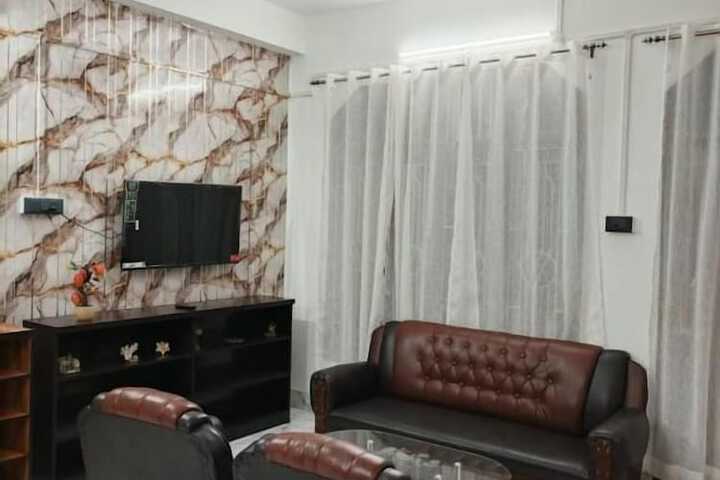 Room 4 of 11