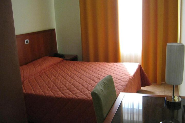 Room 26 of 64