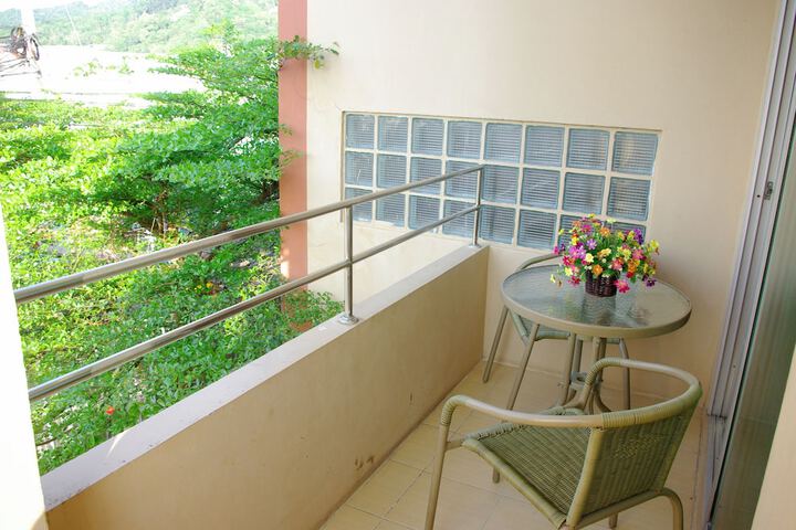 Terrace/Patio 9 of 32