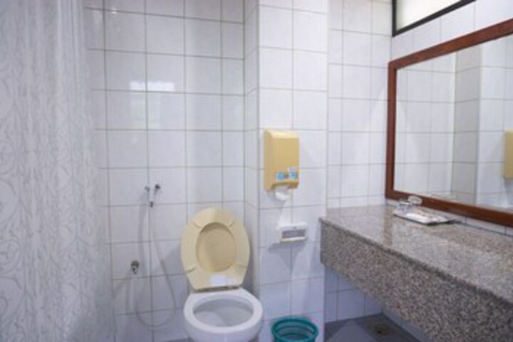 Room 3 of 50