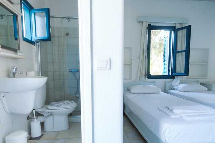 Room 9 of 48