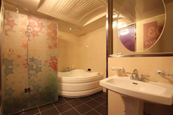 Clean Restrooms