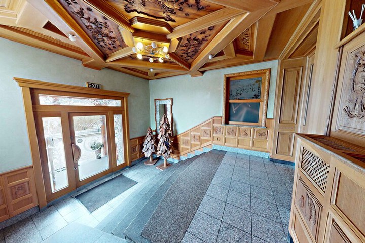 Hotel Interior 4 of 91