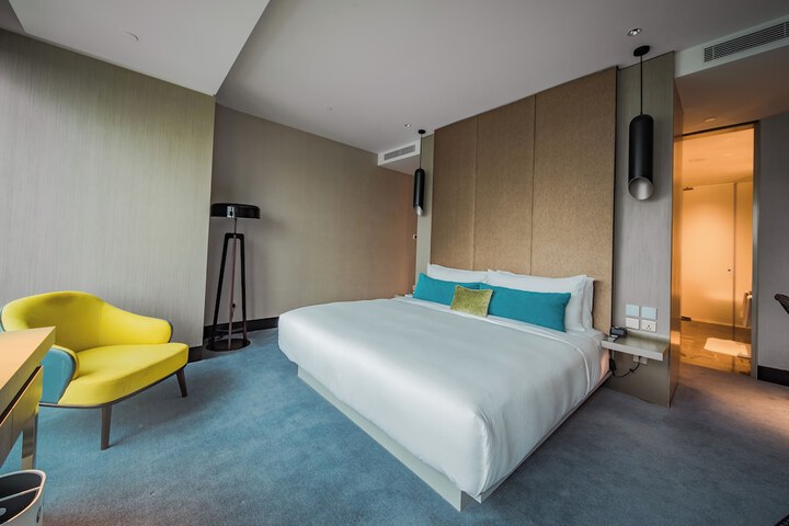 Room 19 of 168