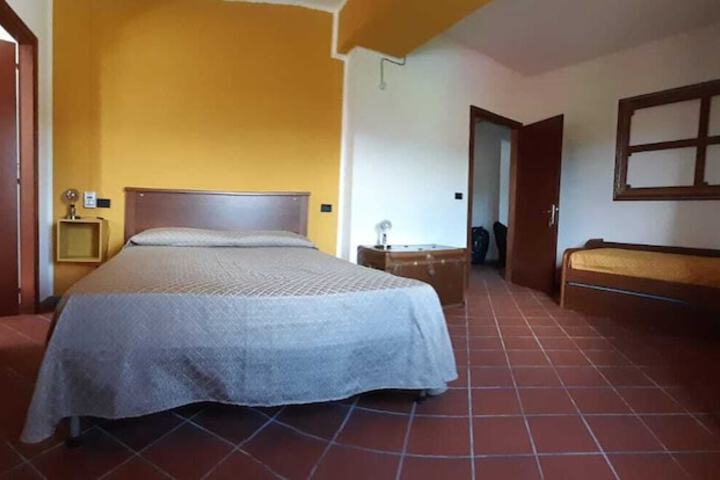 Room 8 of 16