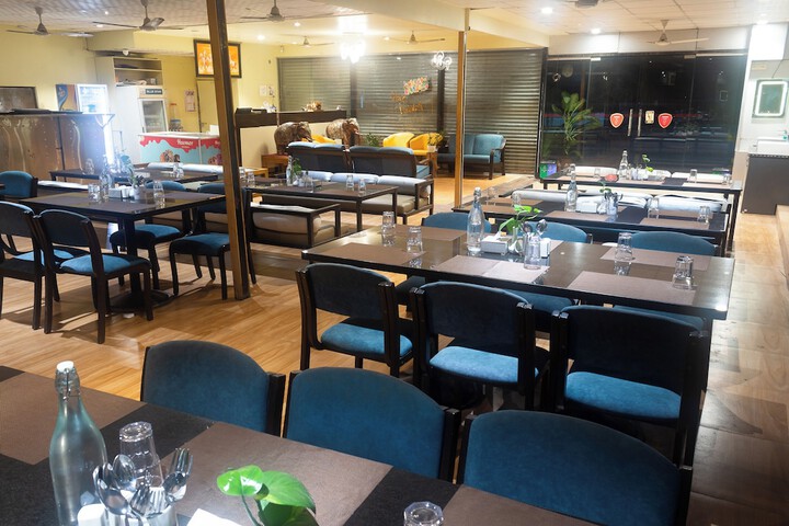 Dining 72 of 94