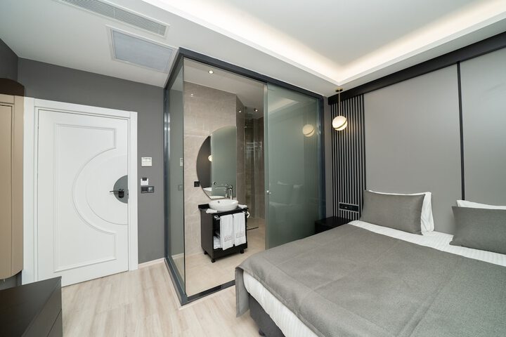 Room 29 of 38