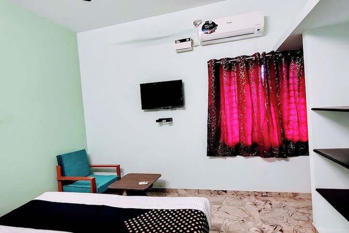 Room 27 of 63