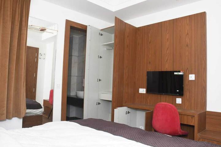 Room 6 of 7