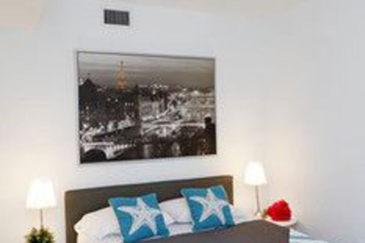 Room 142 of 245