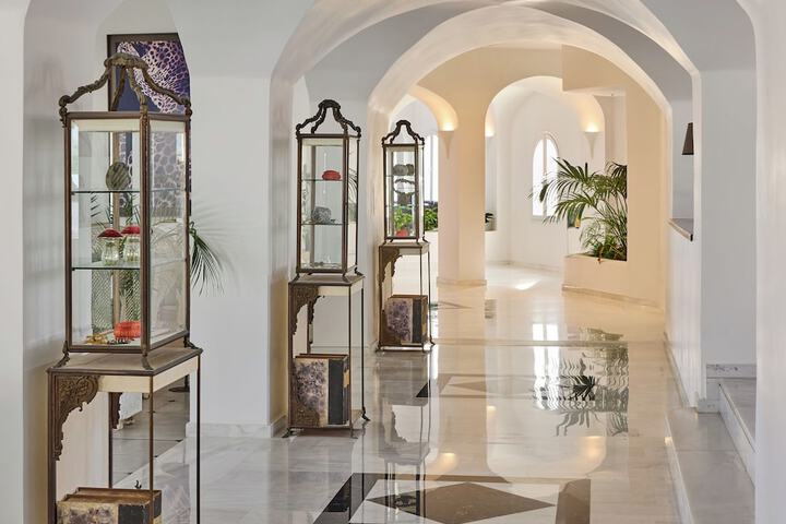 Hotel Interior 107 of 131