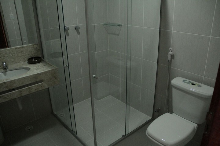 Room 6 of 24