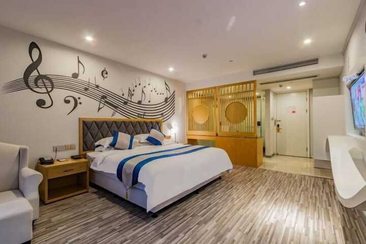 Room 38 of 79