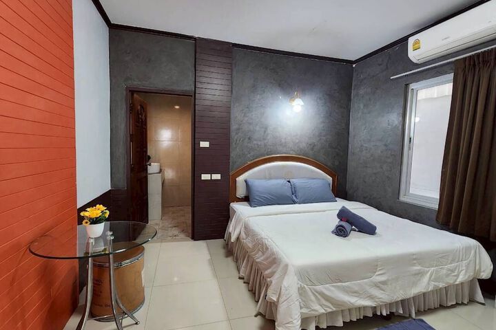 Room 3 of 23