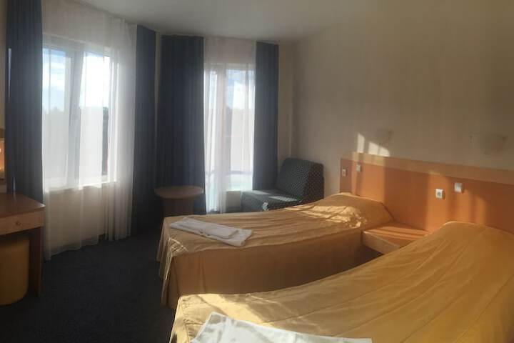 Room 3 of 85