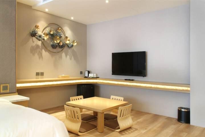 Room 10 of 50