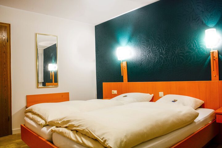Room 30 of 92