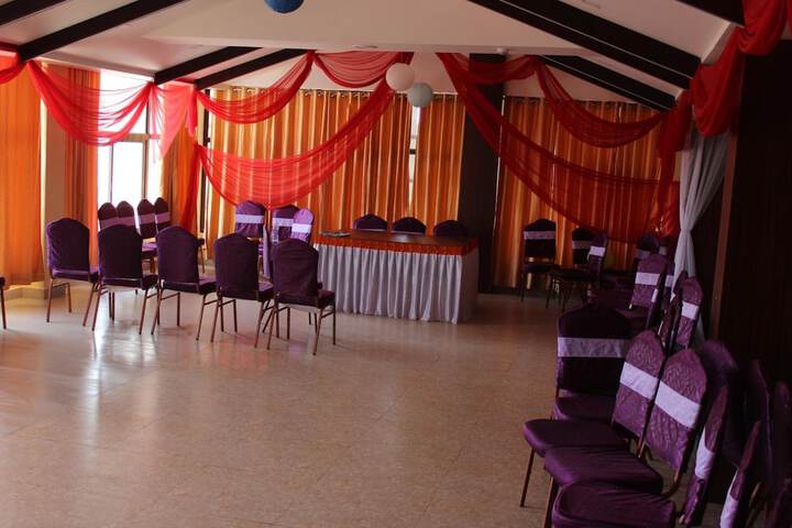 Ballroom/Hall 36 of 39