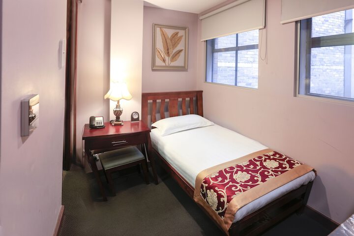 Room 28 of 47