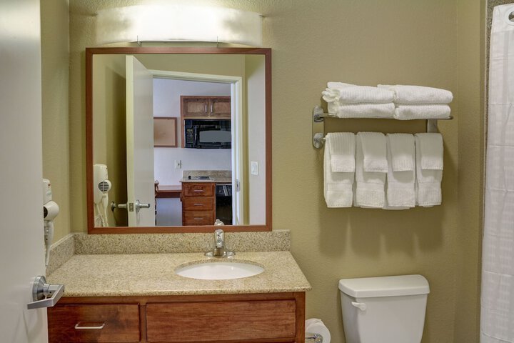 1 Queen Bed Studio Suite (7 of 19)