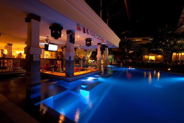 Hotel Pool