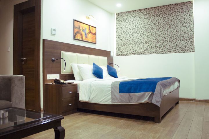 Room 30 of 52
