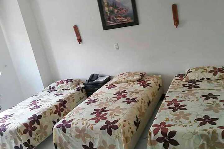 Room 4 of 12