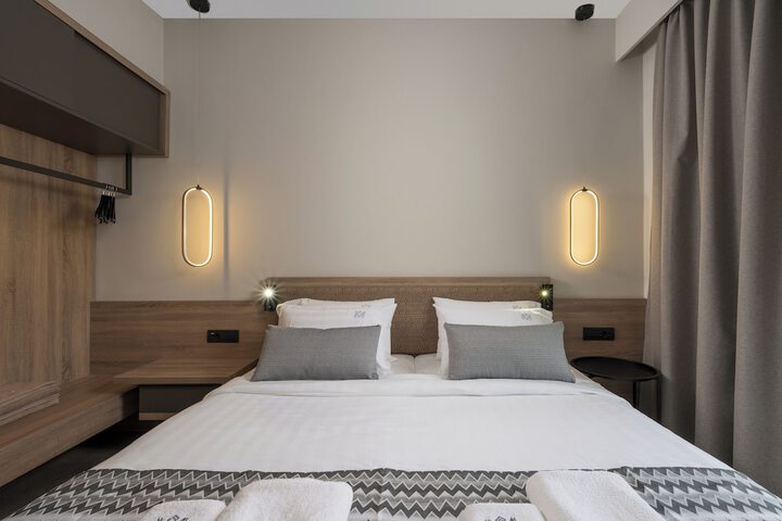 Room 19 of 152