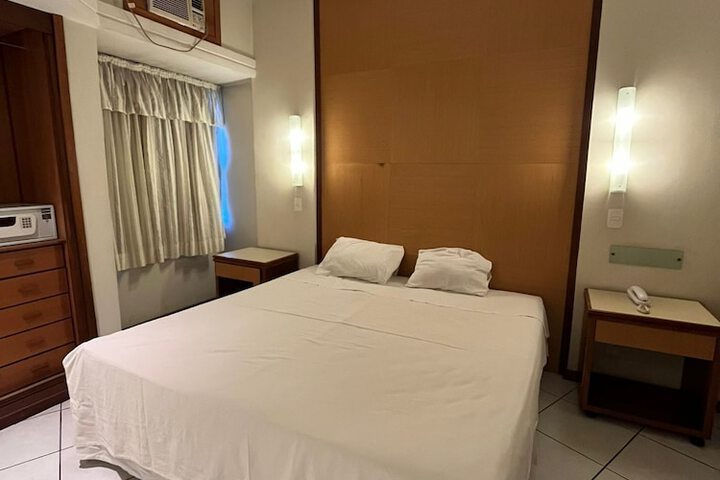 Room 13 of 32