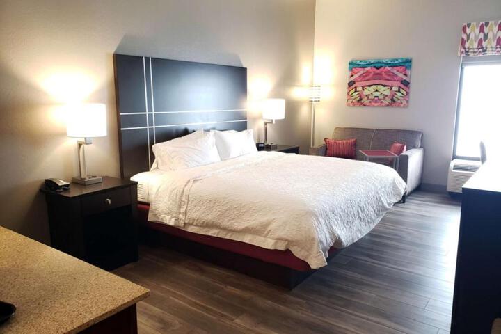 1 King Bed (7 of 22)