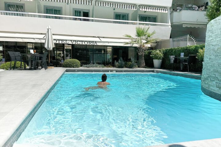 Pool 41 of 48