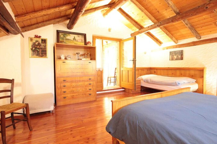 Room 5 of 39