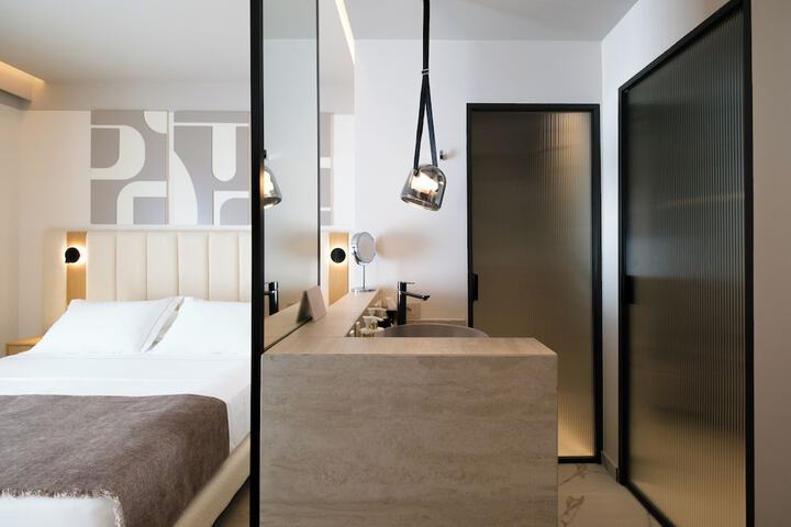 Room 63 of 109