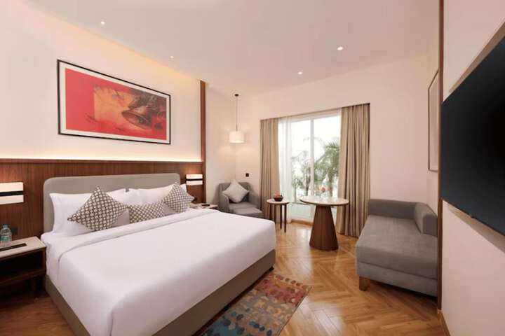 Room 35 of 71