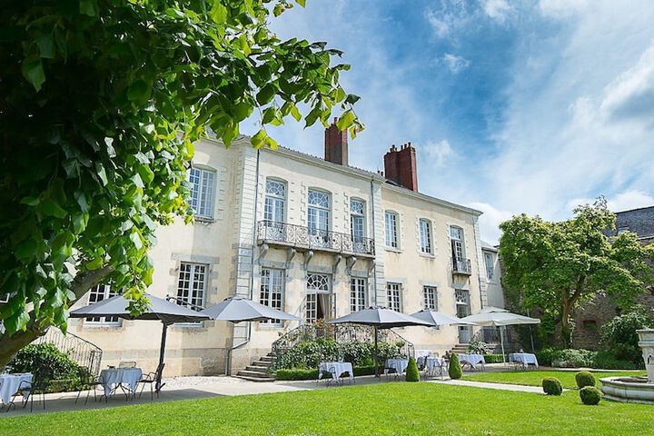 Hôtel Perier du Bignon in Laval