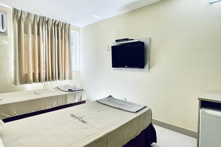 Room 32 of 127