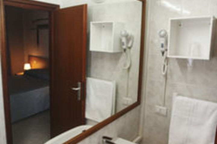 Room 7 of 55