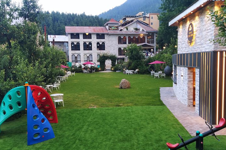 Hotel Exterior 51 of 54