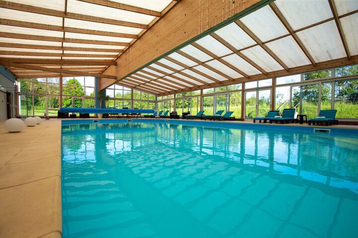 Pool Hotel
